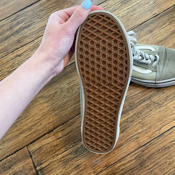 Vans - Picture 8 of 9